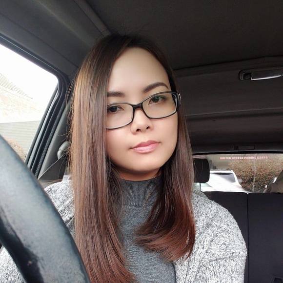 Meet your Posher, Liz - Picture 1 of 1